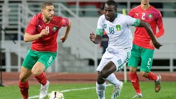 Morocco&#039;s midfielder Adel Taarabt (L) is marked by Mauritania&#039;s midfielder Hacen El Ide during the 2021 Africa Cup of Nations group E qualifying football match between Morocco and Mauritania at the Prince Moulay Abdellah stadium in the capital R