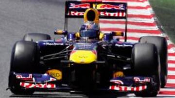 Vettel gana tras una pugna con Hamilton; Alonso, quinto