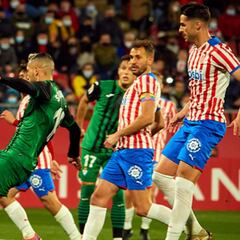 Stoichkov reina en Montilivi y afianza al Eibar en el liderato