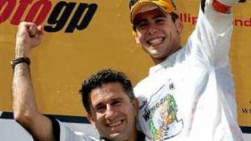 <b>G.P. DE AUSTRALIA. </b>Jorge Martínez 'Aspar' y Álvaro Bautista celebran en el podio de Phillip Island el título de 125cc.