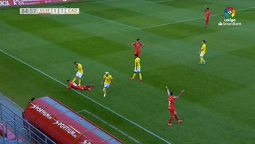 Lo de Perea fue gravísimo: rival en el suelo y suelta esta patada