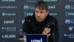 Todos le ven con pie y medio en River Plate y Coudet deja esta elegante respuesta para el alavesismo: honor