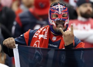 El color de la afición de la NFL en en el Estadio Azteca