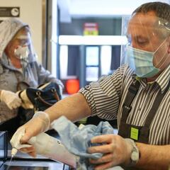 Coronavirus updates: total UK cases and deaths, real-time map, 14 April