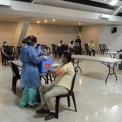 Vacunación en Colombia: cómo es la disponibilidad en las ciudades y qué vacuna me tocaría