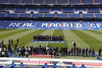 Las plantillas del Real Madrid en la presentación del acuerdo con Telefónica