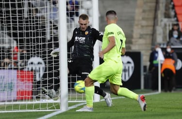Jasper Cillessen o Giorgi Mamardashvili, Bordal¨¢s decide