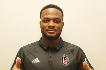 El centro delantero de Canadá disputó 87 juegos en la MLS, anotó 43 goles y dio 6 asistencias. En 2017 emigró al fútbol de Turquía para jugar Besiktas. Con la selección tiene 26 juegos y 8 goles.