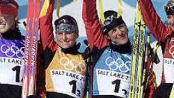 <B>DORADAS.</b> El equipo alemán de biatlón le ha dado a su país otro título olímpico en la jornada, fructífera, tras el conseguido en salto.