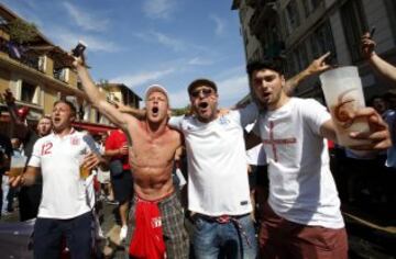 Los hooligans se divierten en Niza antes del Inglaterra-Islandia