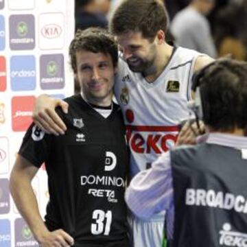 Raúl López y Felipe Reyes, después del partido. El capitán blanco dijo del base: "Ha sido un ídolo".