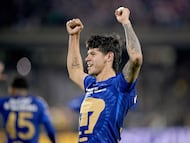 Pumas' Paraguayan forward #31 Robert Morales celebrates after scoring a late goal from the penalty spot to win during the Liga MX Clausura match between Pumas and America at Olimpico Universitario Stadium in Mexico City on March 21, 2026. (Photo by Alfredo ESTRELLA / AFP)