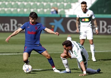 João Félix con el balón. 