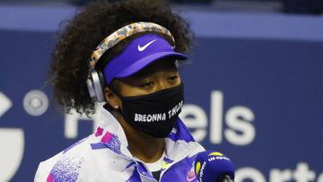 New York (United States), 01/09/2020.- Naomi Osaka of Japan wears a mask with Breonna Taylor's name on it as she arrives to play Misaki Doi of Japan in their match on the first day of the US Open Tennis Championships the USTA National Tennis Center i