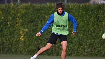 Giorgio Scalvini, del Atalanta, en la sesión previa al partido ante el Real Madrid.