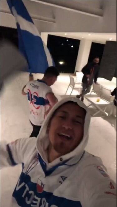 Ex jugadores de la UC festejan la estrella 13 por el mundo