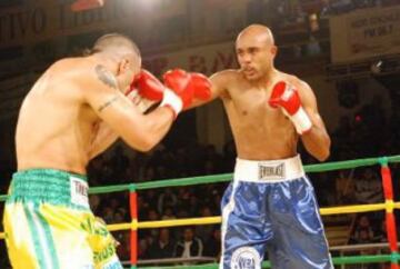 El 20 de junio de 2009 Gabriel Campillo consiguió el título de campeón del peso semipesado de la WBA al derrotar al argentino Hugo Hernán Garay.