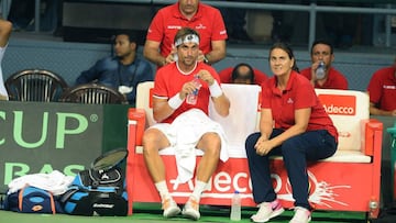 David Ferrer y Conchita Mart&iacute;nez, en un descanso.