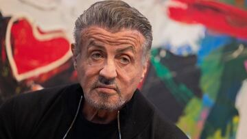 Sylvester Stallone se viste como capo de la mafia en la primera imagen de Tulsa King