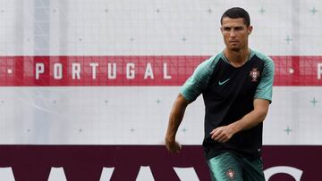 Cristiano Ronaldo, durante el entrenamiento con Portugal.