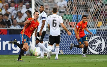 1-0. Fabián Ruiz celebró el primer gol.r gol.