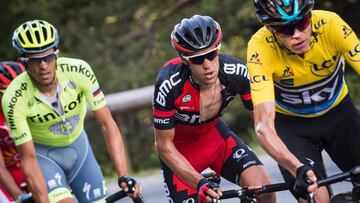 Chris Froome, Richie Porte y Alberto Contador ruedan durante la edici&oacute;n 2016 del Criterium del Dauphin&eacute;.
