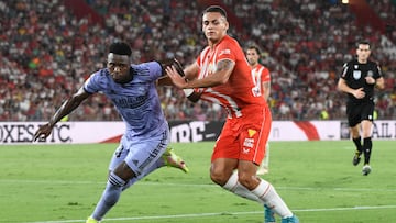 Kaiky Fernandes, junto a Vinicius.