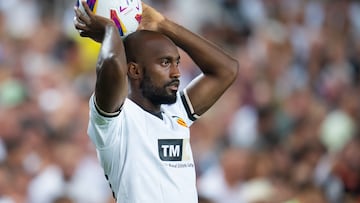 El defensa francés vistió la camiseta del Getafe la temporada 2018-19. Llegó al Valencia en 2021 donde sigue en la actualidad.