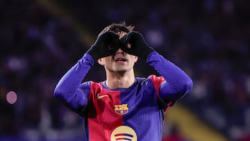 Pedri celebra un gol en el partido de LaLiga EA Sports contra el Atlético de Madrid.