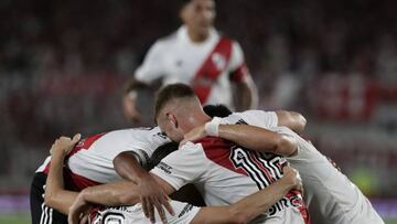 River Plate's forward Lucas Beltran (C) celebrates with teammates after scoring a goal against Godoy Cruz during their Argentine Professional Football League Tournament 2023 match at El Monumental stadium, in Buenos Aires, on March 12, 2023. (Photo by ALEJANDRO PAGNI / AFP) (Photo by ALEJANDRO PAGNI/AFP via Getty Images)