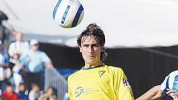 <b>CAMBIO. </b>Fleurquin jugó en el Córdoba y ahora lo hace en el Cádiz.