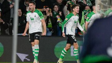 Gol de Arana, del Racing, al Málaga.