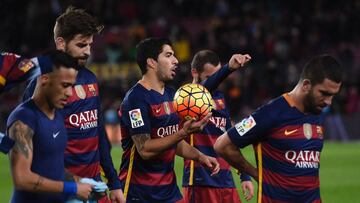 Barcelona&#039;s Uruguayan forward Luis Suarez leaves the pitch after his hat-trick against Celta.