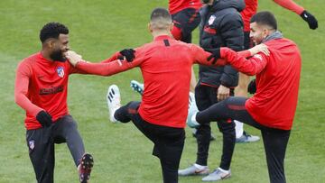 Lemar, Vitolo y Correa, en el entrenamiento del Atlético.