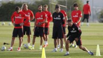 El Atlético vuelve a entrenarse con tan sólo diez jugadores