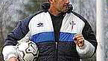 LO TIENE CLARO. Víctor Fernández ya tiene en mente el equipo titular del sábado.