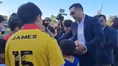 Bravo recibe un homenaje en su ciudad natal y esto ocurre: ¡una locura!