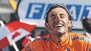 <b>ÉXTASIS.</b> Iban Mayo, 25 años, logró su primera victoria en el Tour de Francia en un escenario de prestigio, la mítica llegada a Alpe dHuez.