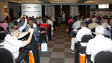 Representantes de Tercera escuchan a Tebas.