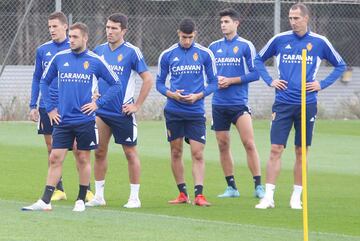 18/10/22  REAL ZARAGOZA  ENTRENAMIENTO 
nieto vada zapater luna grau petrovic