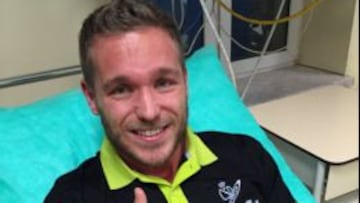 Víctor Tomás publicó esta foto en su twitter desde el hospital: "Estaré fuerte y preparado para el sábado".