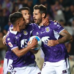 La vuelta más esperada en la B tuvo a Larrivey de protagonista