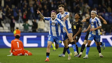 David Mella celebra uno de sus goles.