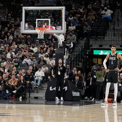 A los lobos se les escapa vivo el murciélago Wembanyama