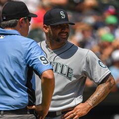 MLB: Mariners' Santiago first player banned for foreign substance amid crackdown