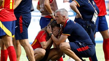 LYON, 09/08/2024.- Las jugadoras españolas reaccionan al ser derrotadas por Alemania en el partido por la medalla de bronce de los Juegos Olímpicos de París 2024 contra Alemania este viernes en el Estadio de Lyon. EFE/ Miguel Toña