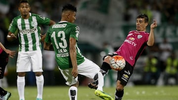 Nacional enfrent&oacute; a Hurac&aacute;n en la Copa Libertadores.