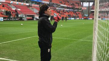 Ochoa, cerca de parar un penalti en empate del Standard