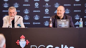 Rafa Benítez junto a Carlos Mouriño durante la rueda de prensa.