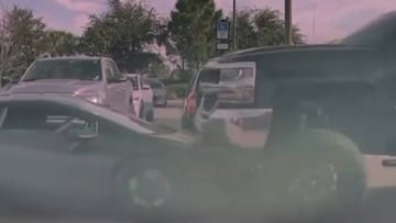 4x4 crashes into Lamborghini in parking lot after driver’s huge mistake